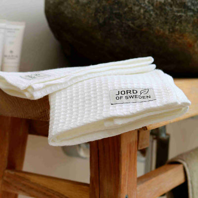 White linen towels