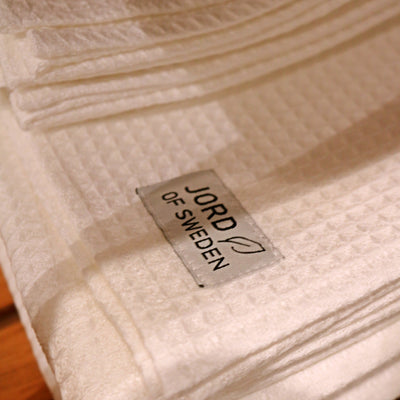 White linen bath towels