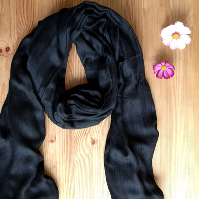 Black shawl in silk / modal