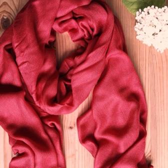 Red shawl in silk / modal